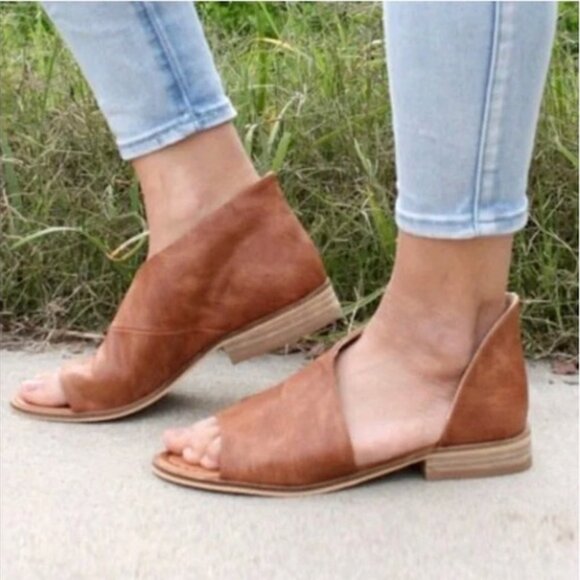 BEAST FASHION Shoes - Beast Fashion Women's Lotus Slip On Open Toe Side Cut Out Sandals